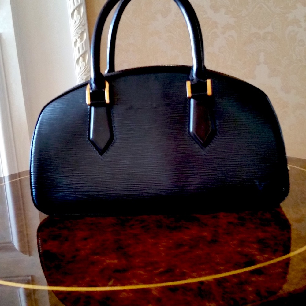 Louis Vuitton epi leather black bag and wallet